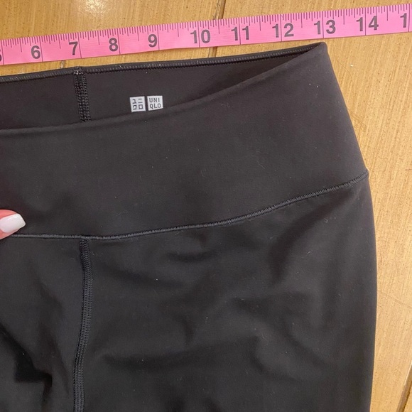 Uniqlo Women’s Black Legging Athletic Wear Exercise Crop medium - Picture 6 of 11